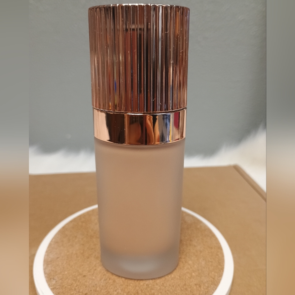 Charlotte Tilbury Airbrush Flawless Foundation BNIB 8 COOL - Picture 2 of 3